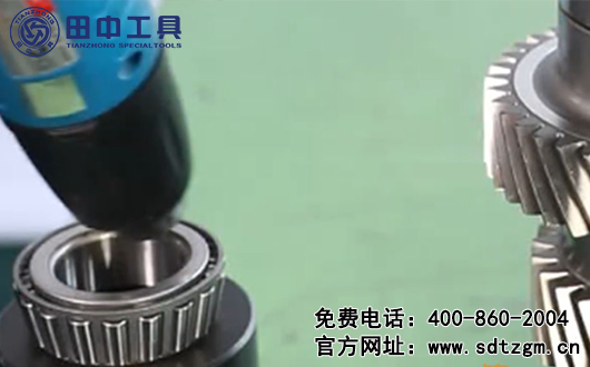 ZF12档变速箱主箱拆卸